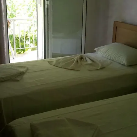 Hotel Ion Kamena Vourla