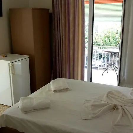 Hotel Ion Kamena Vourla