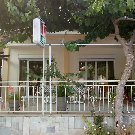 Hotel Ion Kamena Vourla