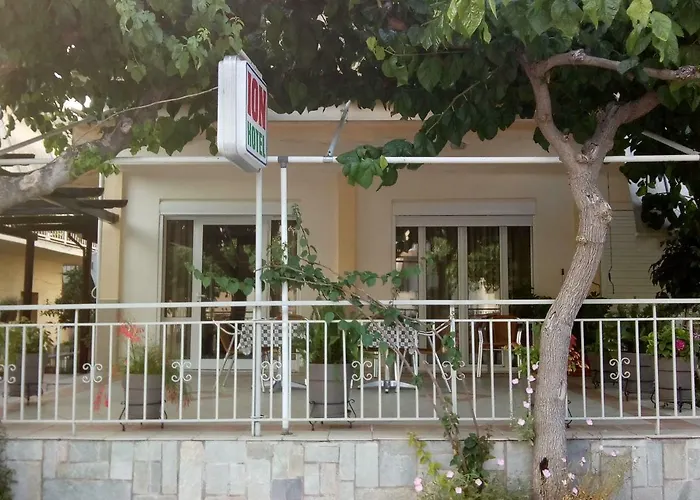 Hotel Ion Kamena Vourla